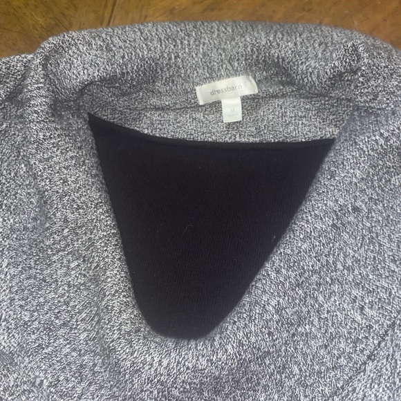 Super cute sweater - Picture 4 of 4